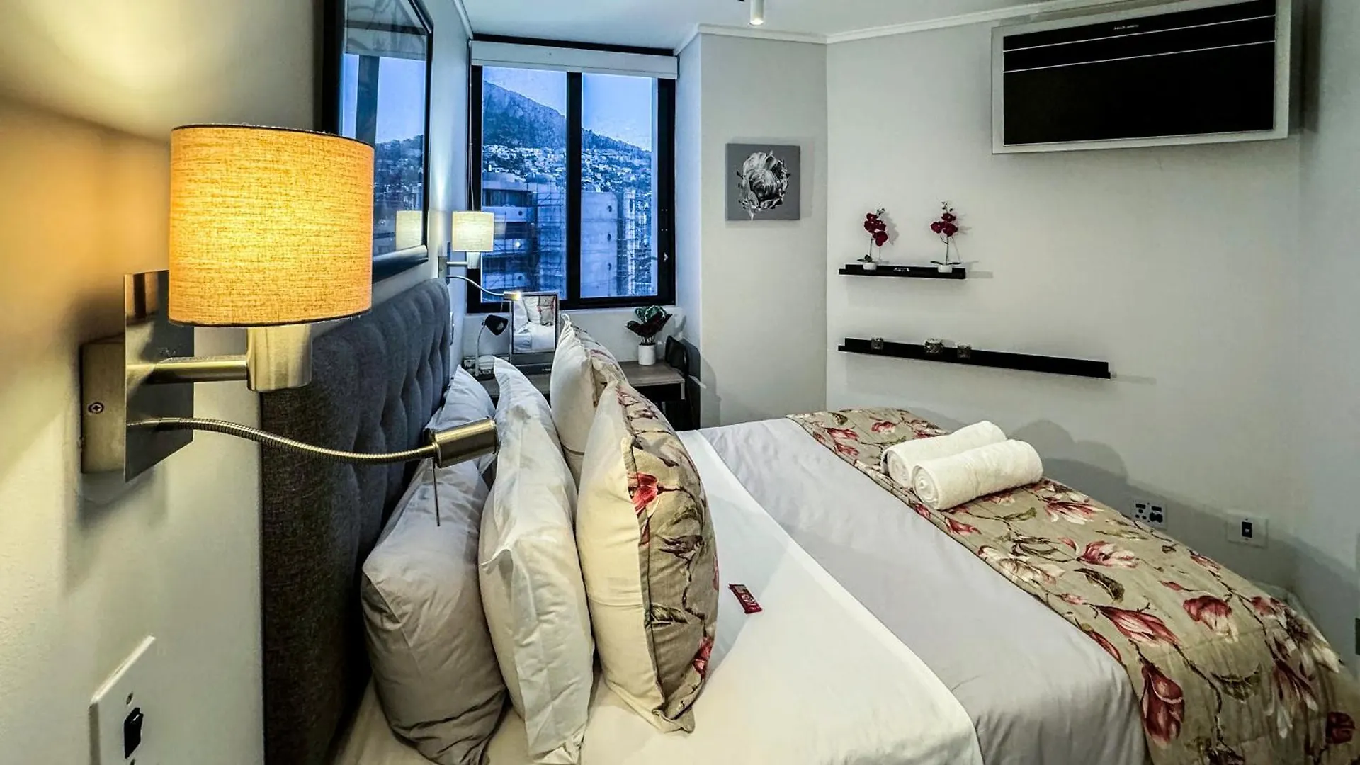 Flamingo Mountain View Luxury Best Position 1 Bedroom Apartment Queen Size Bed & Inverter For Tvo Ciudad del Cabo